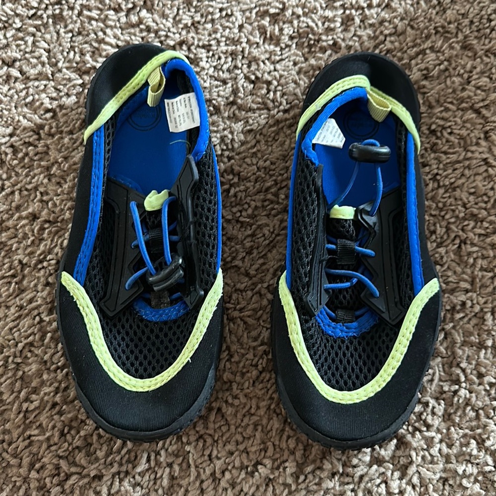 Water shoes
